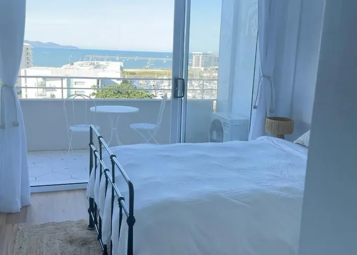 Sea Side Apartment Escape