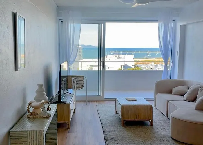 Sea Side Apartment Escape