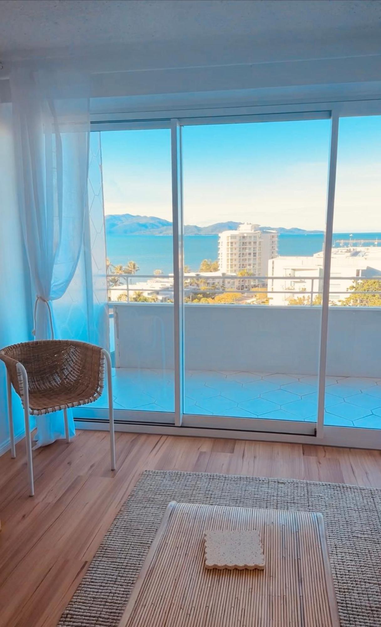 Sea Side Escape Apartment